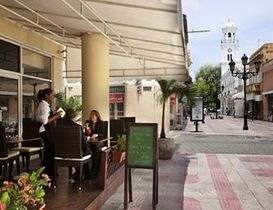 From-the-street-Hotel-Mercure-Comercial